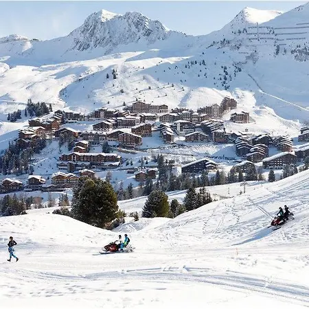 Apartment 4-6p Belle Plagne, Skis Aux Pieds, Vue Montagne, Ensoleille